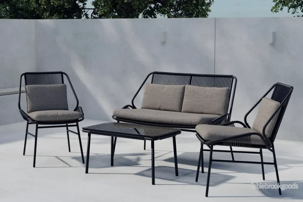 Zakynthos Soffgrupp Svart – Modern Loungegrupp med Bord & Dynor | Venture Home Zakynthos Soffgrupp Svart – Modern Loungegrupp med Bord & Dynor | Venture Home