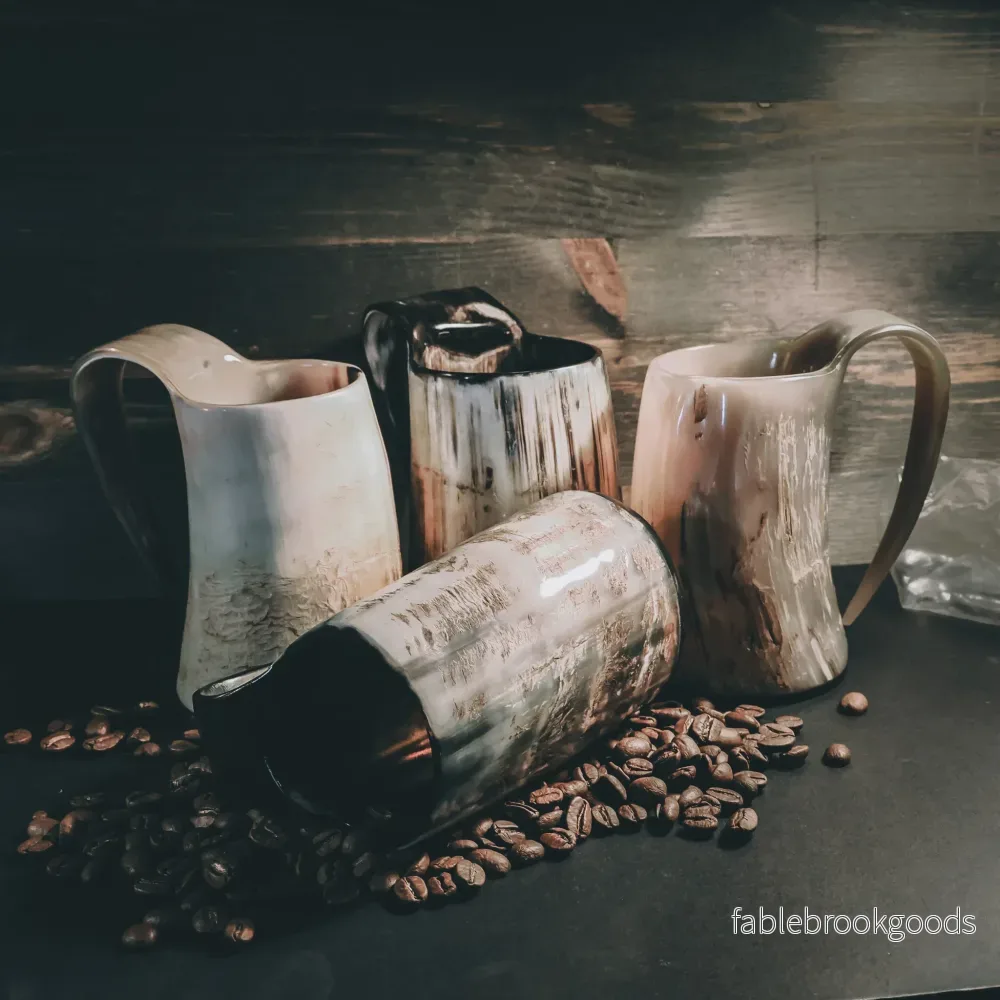 Set med 4 ljusa kaffemuggar i horn, ca 250 ml Set med 4 ljusa kaffemuggar i horn, ca 250 ml