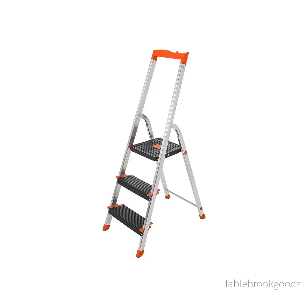 Stege 3 steg – Halkfri och vikbar – Silver, svart, orange Stege 3 steg – Halkfri och vikbar – Silver, svart, orange