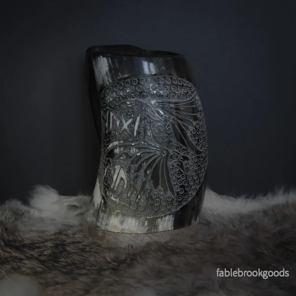 Handsnidad hornmugg, Hugin och Munin - Bild 2