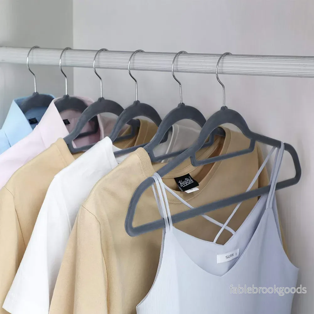 Set med 100 sammetshängare – lyxig look – ljusgrå - Bild 3
