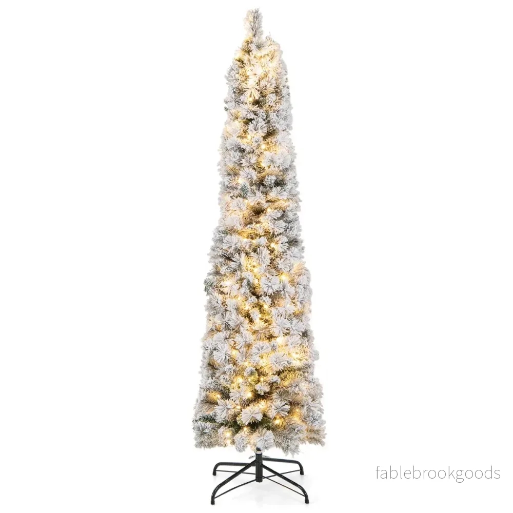 Julgran – Snötäckt med varma vita ljus – 150 180 cm – Grön och vit