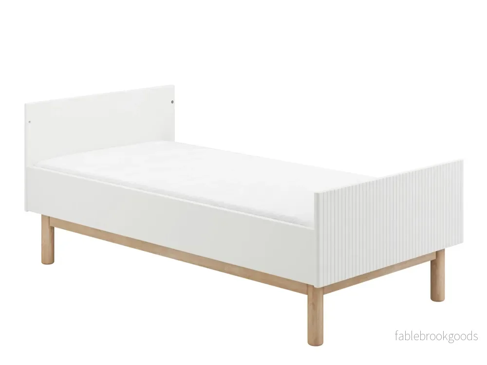 Maria Bed/Cot, 3 Growing functions 140x 70 cm White color Maria Bed/Cot, 3 Growing functions 140x 70 cm White color