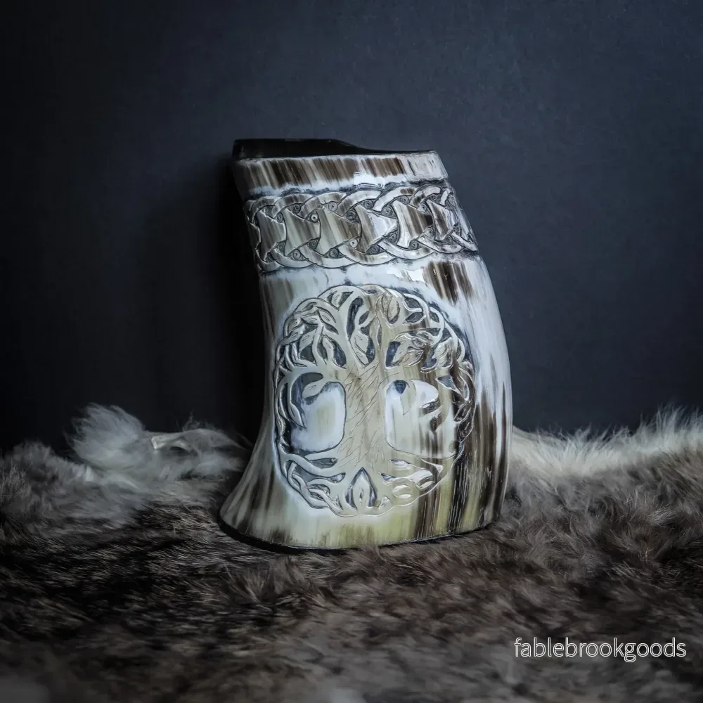 Handsnidad hornmugg, Livets träd