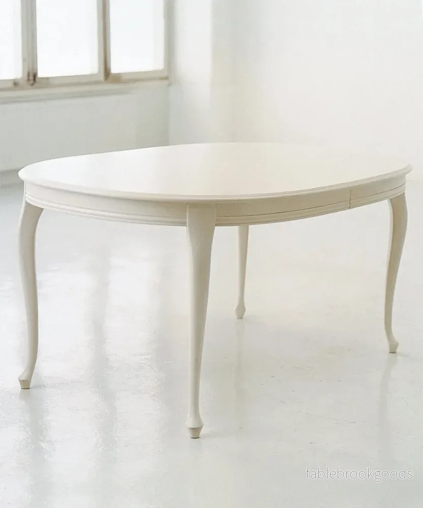 Gustavian bord, ovala och runda med ilägg Gustavian bord, ovala och runda med ilägg