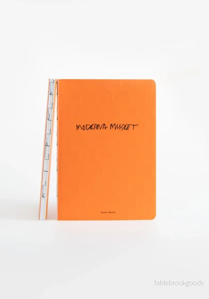 Präglad skissbok, A5, Moderna Museet Malmö Präglad skissbok, A5, Moderna Museet Malmö