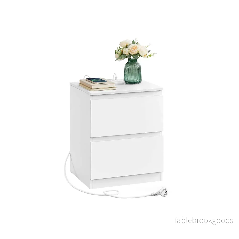 Sängbord med uttag och lådor – Cloud White Sängbord med uttag och lådor – Cloud White