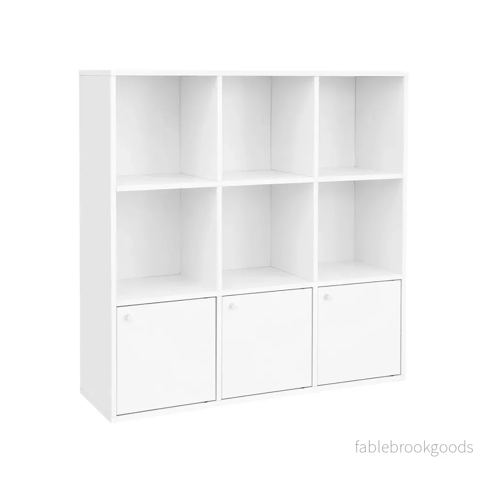 Bokhylla – fristående – 9 fack – vit