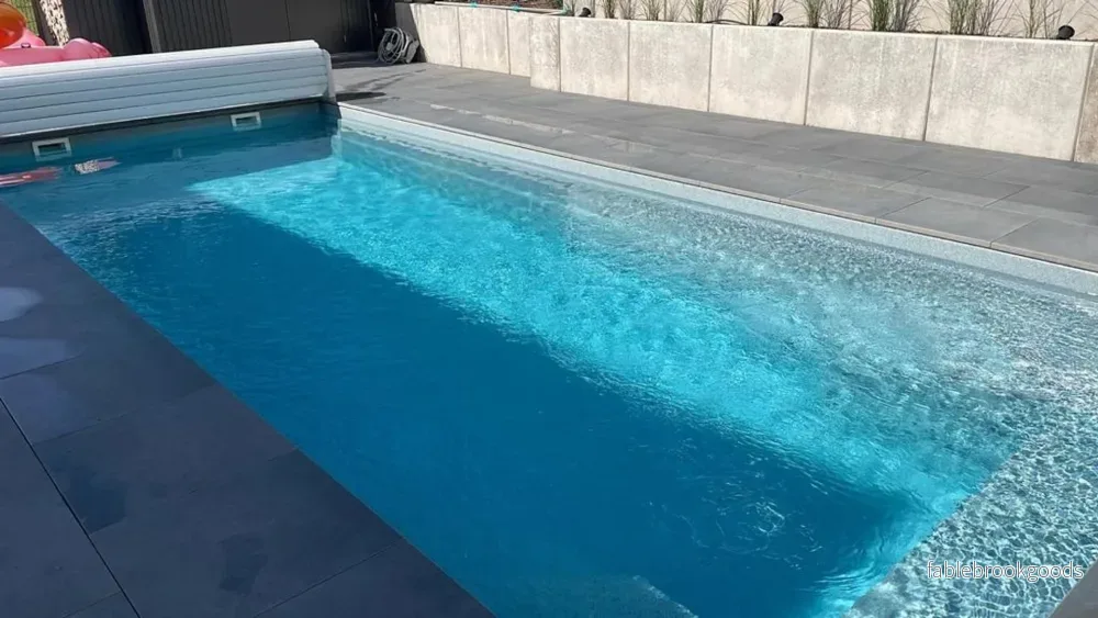 Pool Monaco