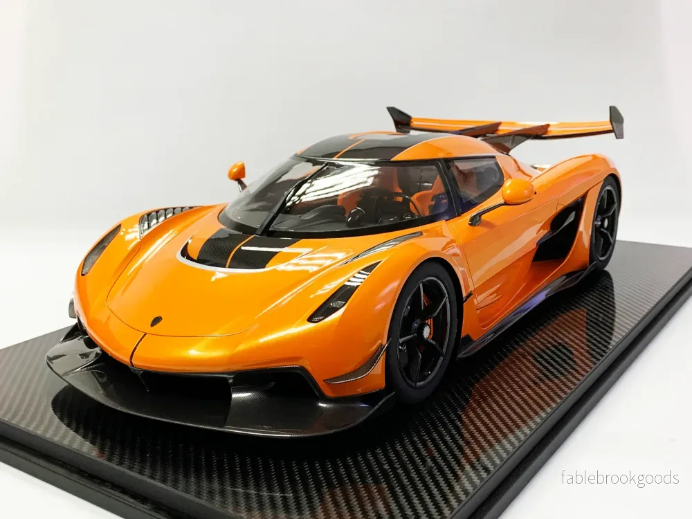 Koenigsegg Jesko – Tango Blaze Edition 1:8 - Bild 3