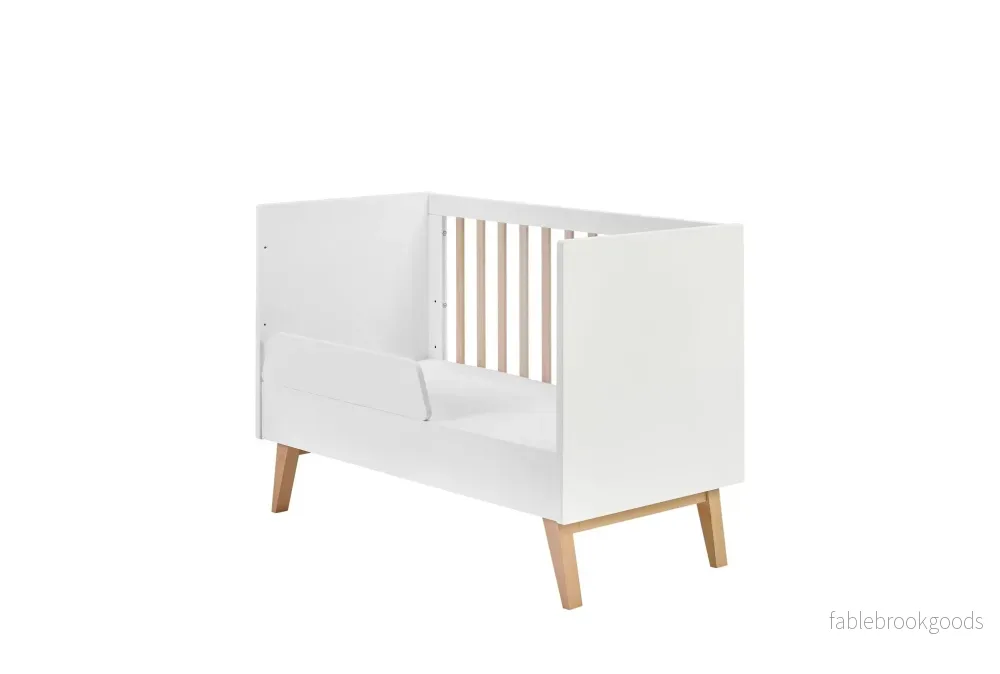 Sara Cot, 2 growing functions 120x 60 cm White color Sara Cot, 2 growing functions 120x 60 cm White color
