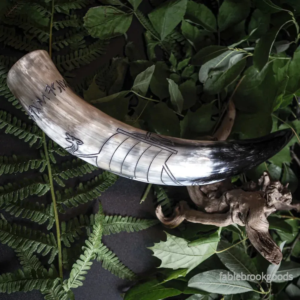 Graverat horn, Vikingaskepp Graverat horn, Vikingaskepp