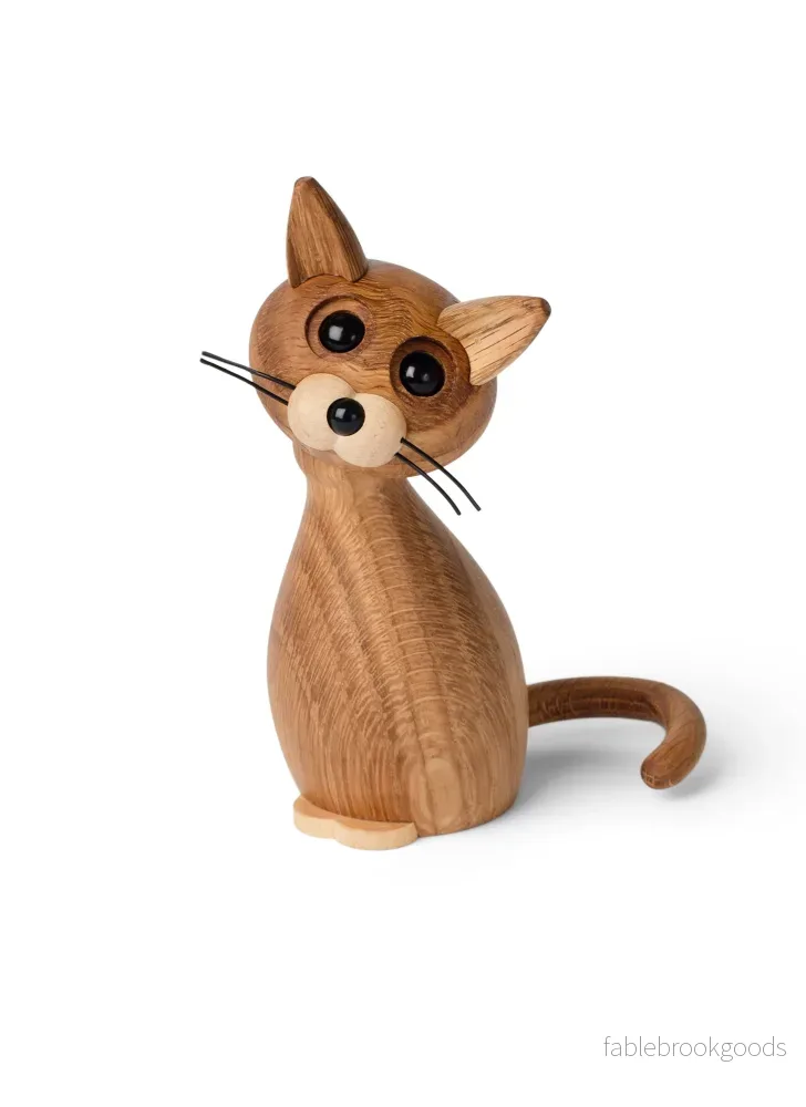 Lucky – Träkatt Dekoration 15,9 cm FSC® Lucky – Träkatt Dekoration 15,9 cm FSC®