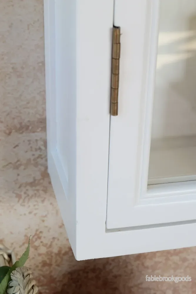 Vitt vitrinskåp för väggen i lantlig stil – 120 cm - Bild 3