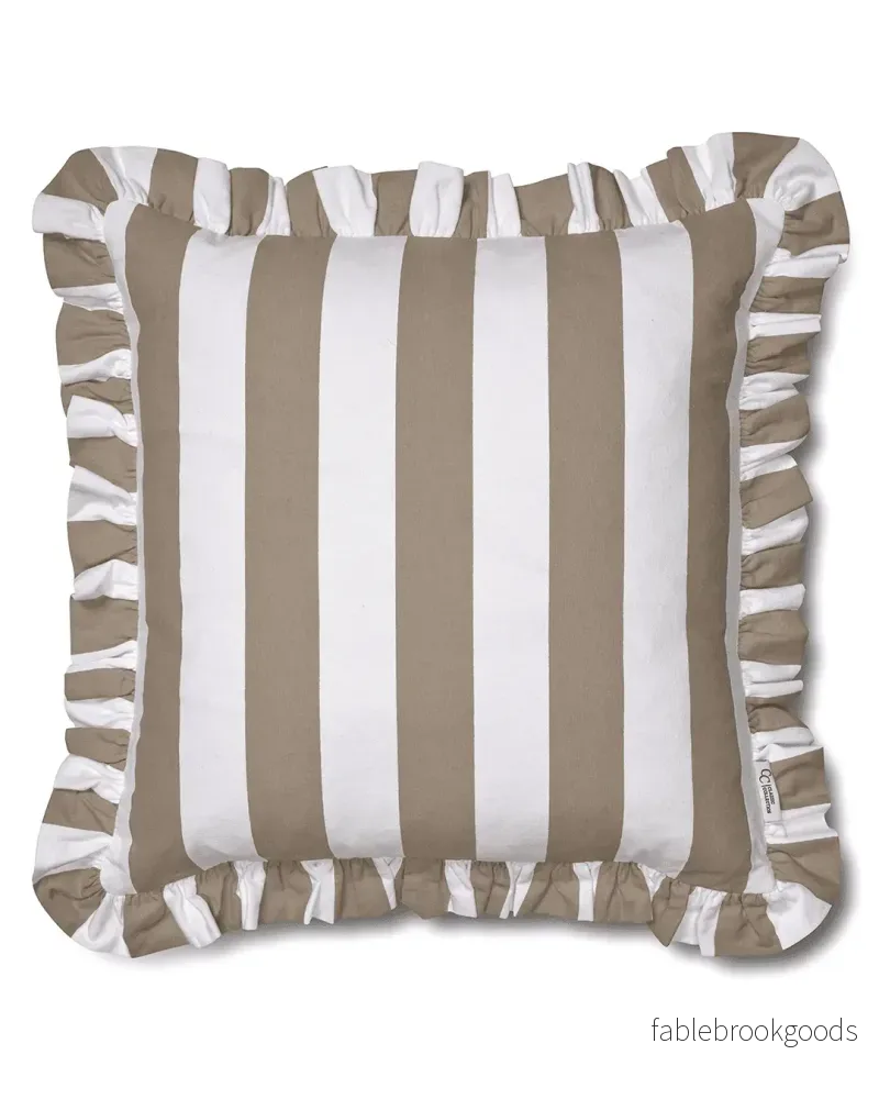 Kuddfodral Ruffle Stripes Beige