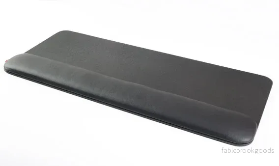 Bred handledsstöd – svart konstläder Bred handledsstöd – svart konstläder