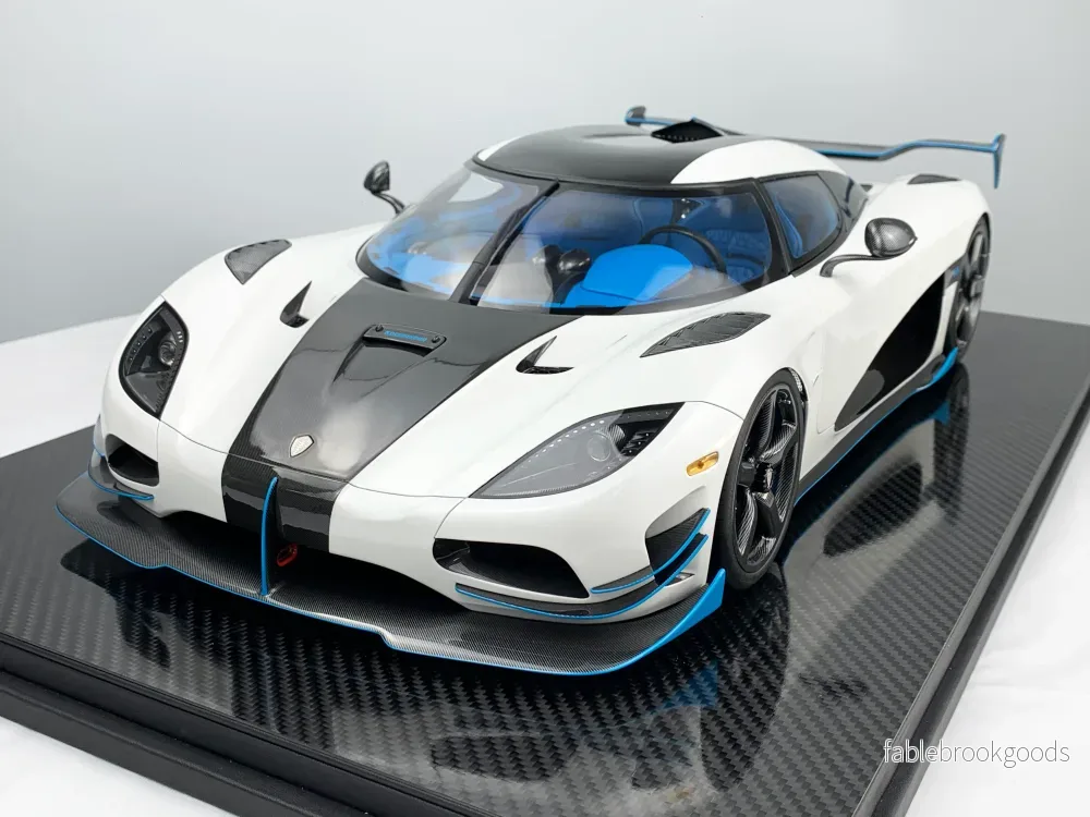 Koenigsegg Jesko – Pearl White Edition 1:8
