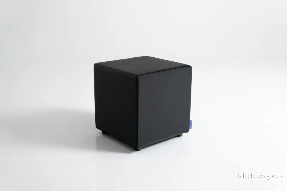 Neurosonic Cube återhämtningspuff, svart läder Neurosonic Cube återhämtningspuff, svart läder