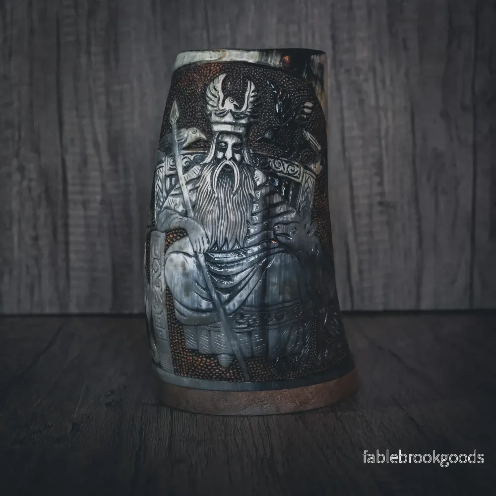 Handsnidad hornmugg, Allfader Oden Handsnidad hornmugg, Allfader Oden
