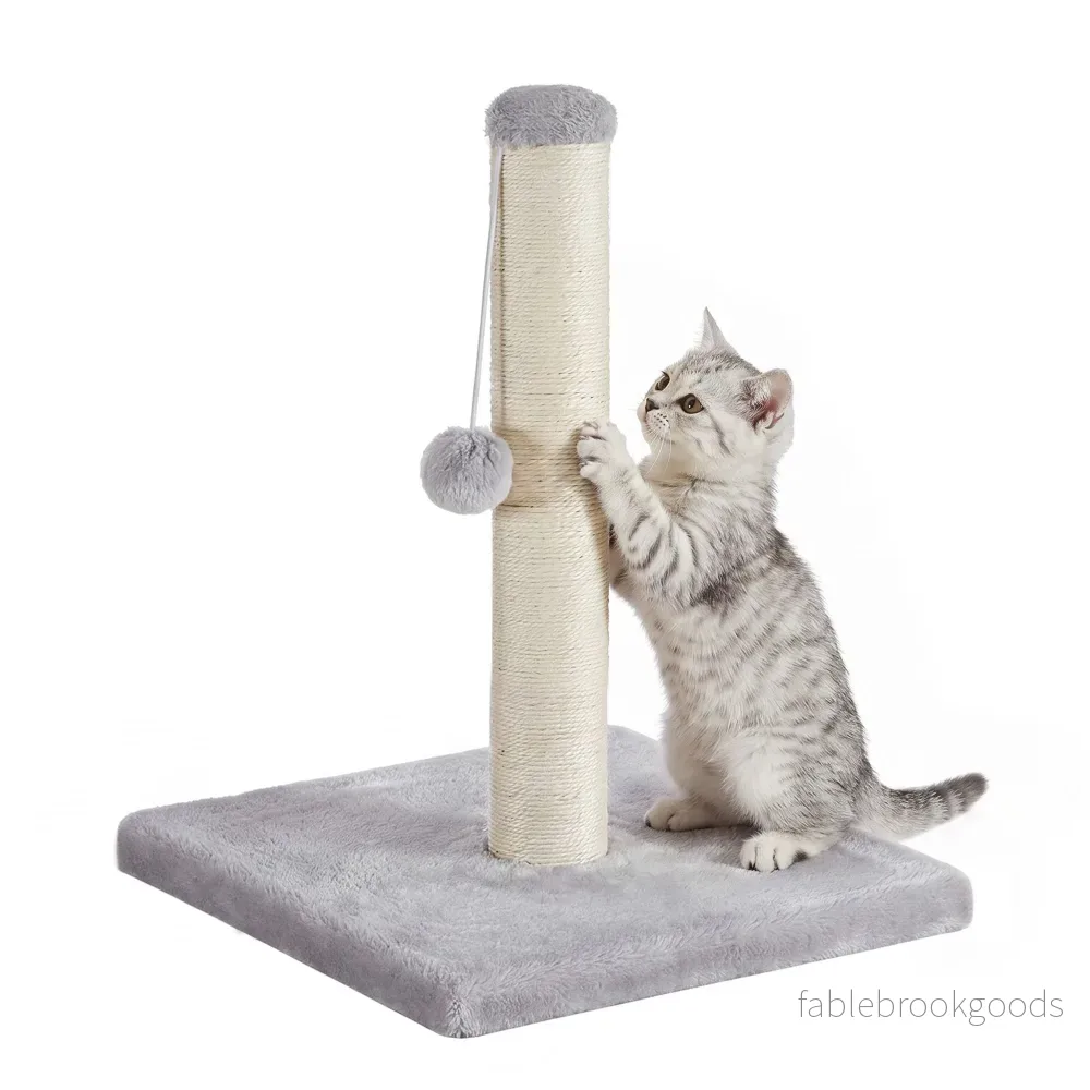 Krabpaal – Kleine Krabpaal met Sisalstam en Pluchebal – Duifgrijs – 40 x 40 x 44 cm Krabpaal – Kleine Krabpaal met Sisalstam en Pluchebal – Duifgrijs – 40 x 40 x 44 cm