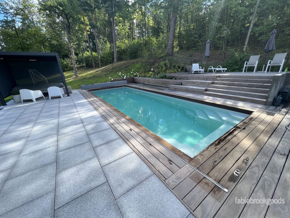Pool Monaco